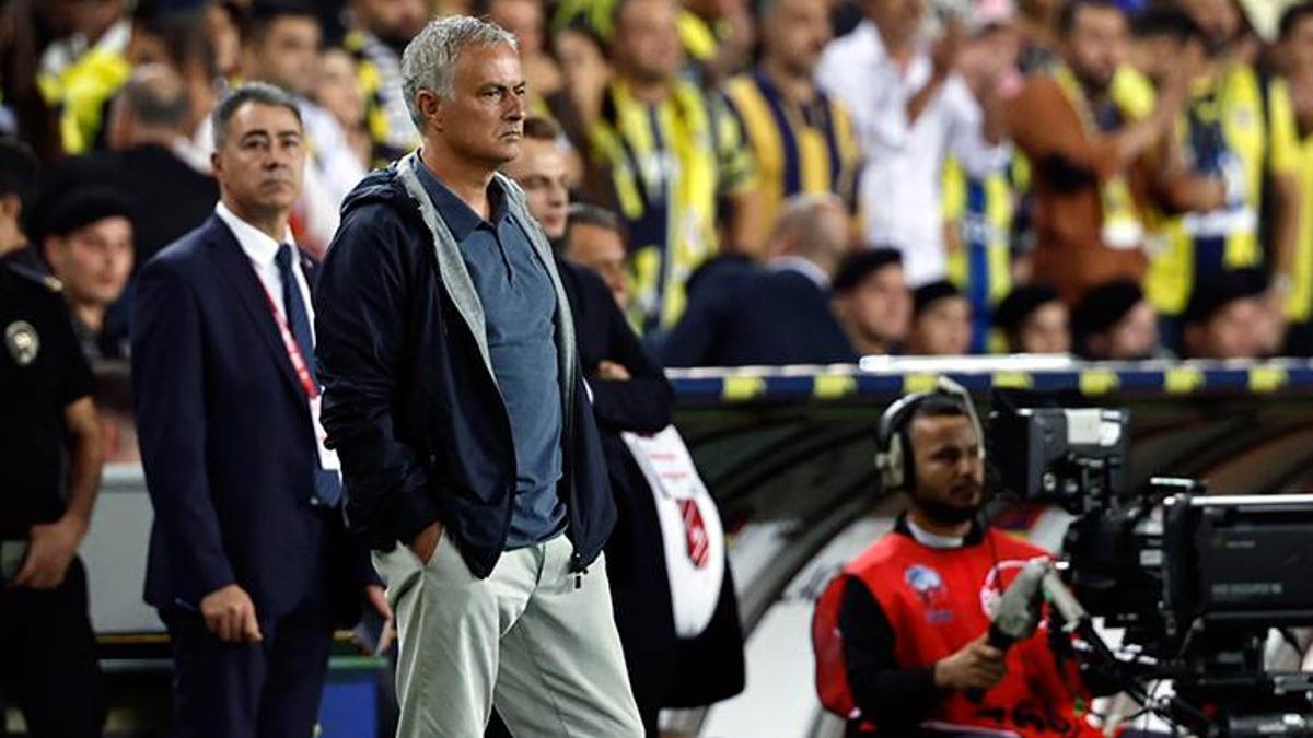 Fenerbahçe'de Jose Mourinho'ya ilk şok! Tarihi fırsatı kaçırdı