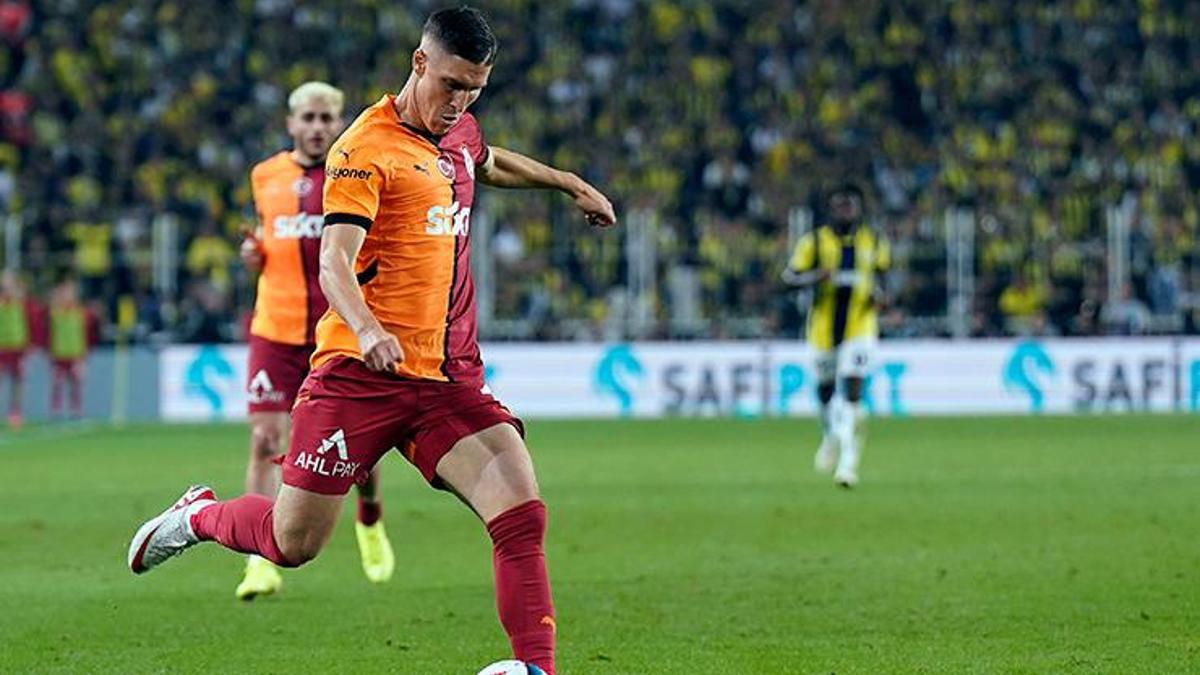 Galatasaray'da Roland Sallai sahaya indi