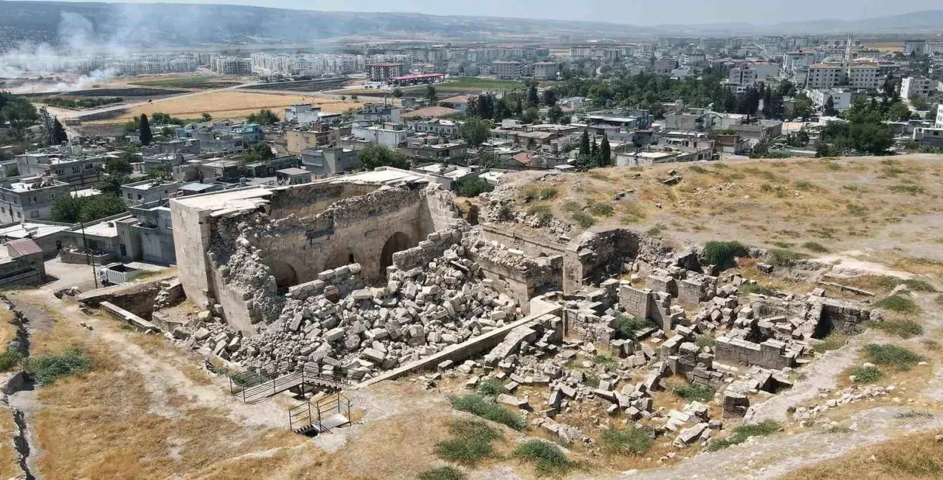 Gaziantep'teki tarihi Raban Kalesi İç Kale Cami onarılmayı bekliyor