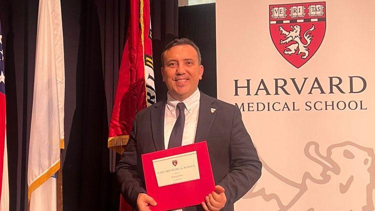 Harvard'da çift yandal yapan Türk doktor, diplomasını Filistinli çocuklara atfetti