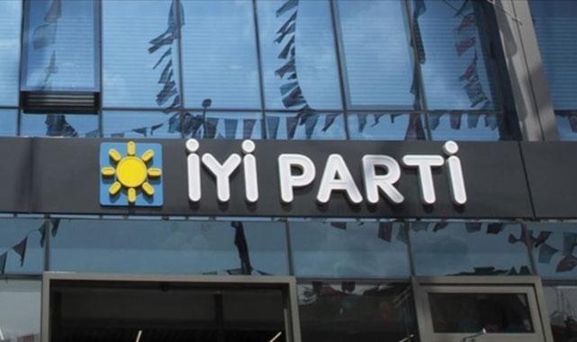 İYİ Parti'de yaprak dökümü sürüyor! Dursun Ataş istifa etti