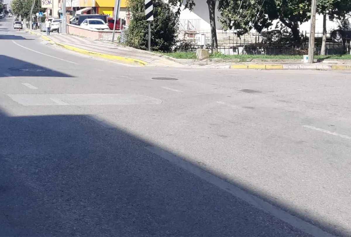 Kocaeli'de Otomobilin Çarptığı 49 Yaşındaki Adam Hayatını Kaybetti