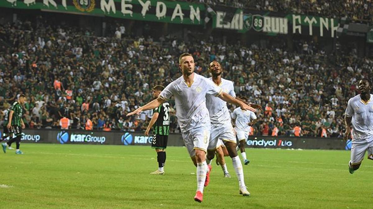 Manisa FK deplasmanda puanları topladı