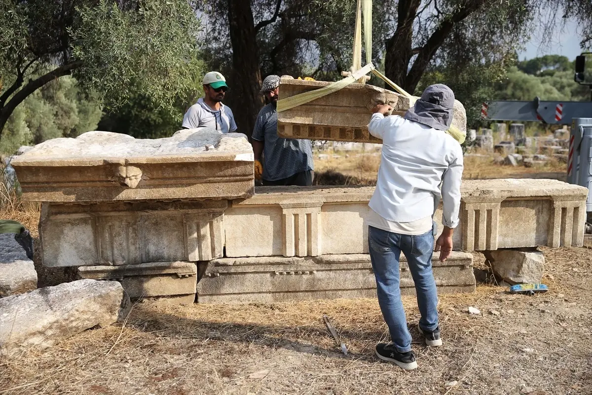 Muğla'da 2 Bin 100 Yıllık Tapınak Yeniden İnşa Ediliyor