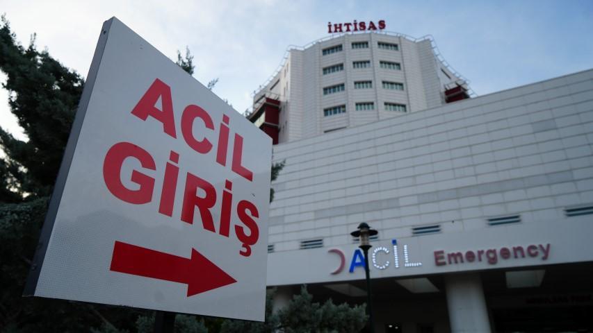 Oğlu tarafından bıçaklanan baba, ambulansta kalp krizi geçirerek hayatını kaybetti