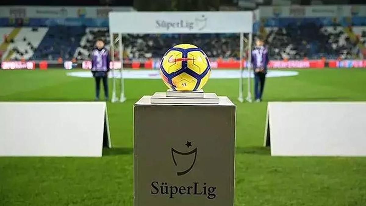 Süper Lig'de erteleme maçları oynanacak