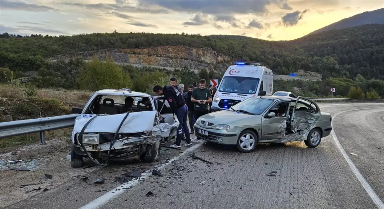 Safranbolu'da otomobil kazası: 7 yaralı