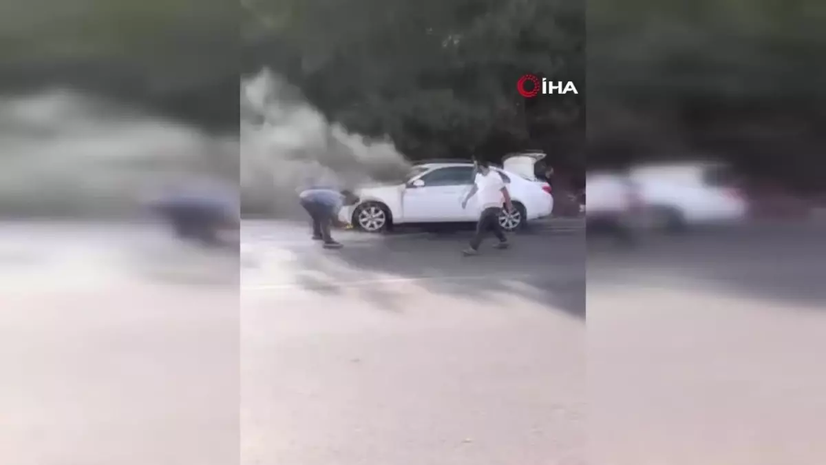 Seyir halindeki aracın motoru alev alev yandı