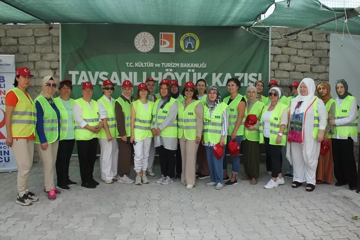 Tavşanlı Höyük'teki kazıya kadın girişimcilerden destek