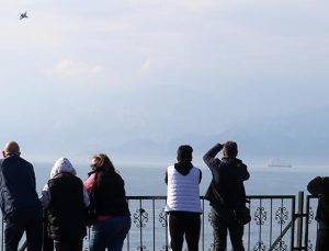 SOLOTÜRK'ten Antalya'da eğitim uçuşu: Gözler gökyüzüne çevrildi