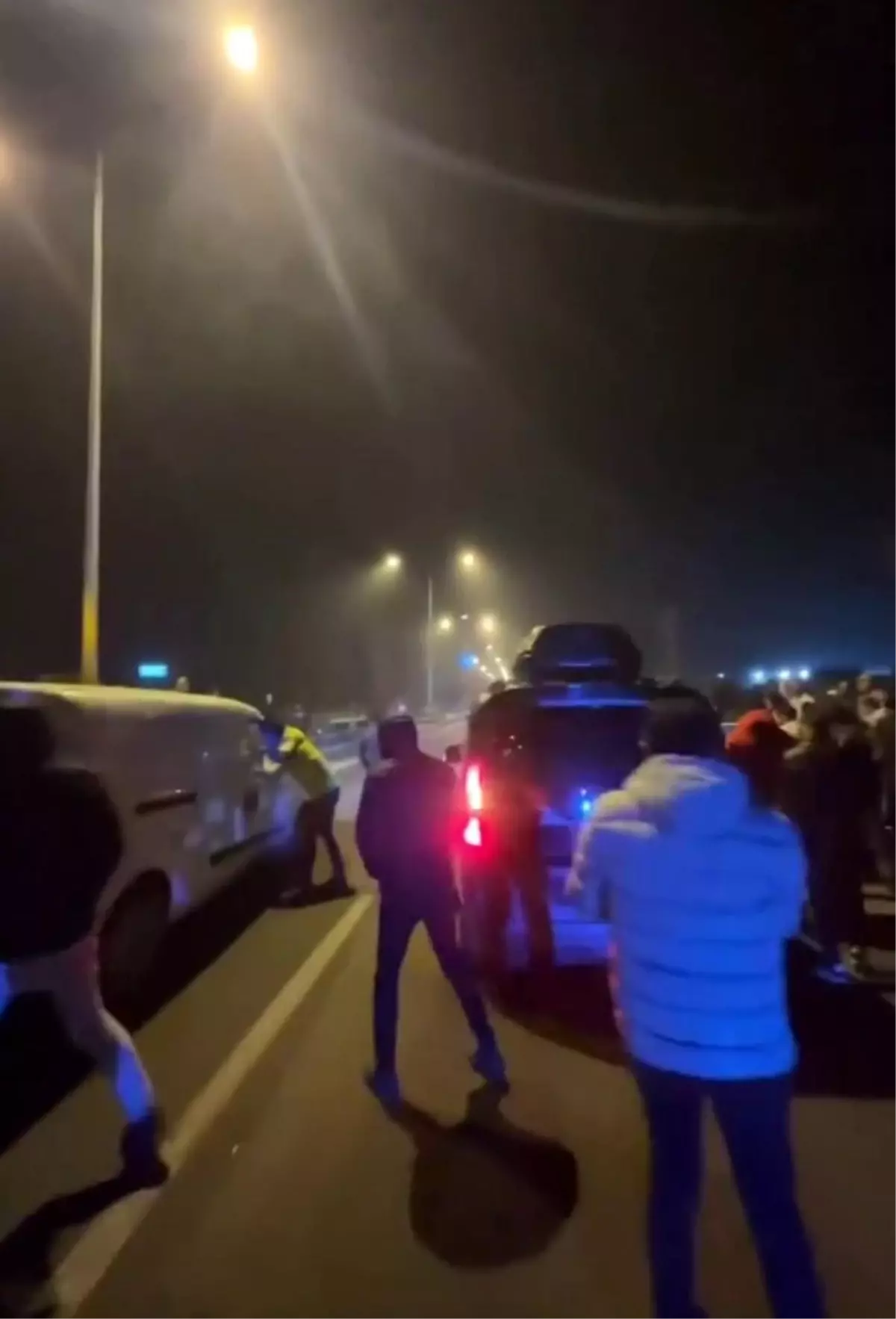 Erzurum'da Gençlerin Yaptığı Otomobil Yarışına Polis Müdahalesi