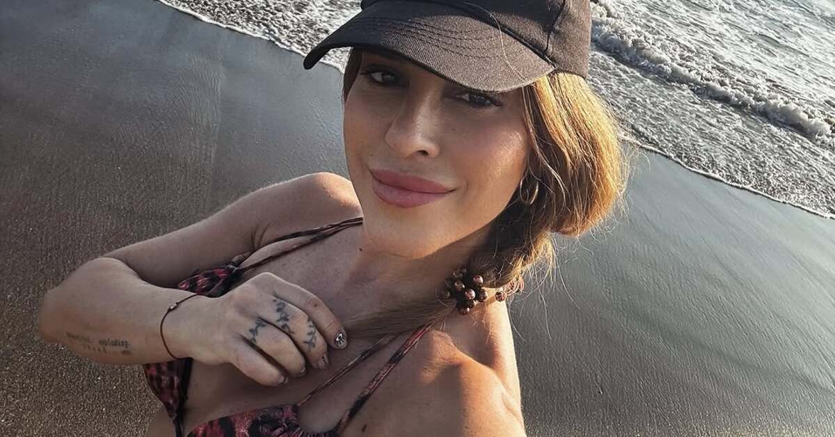 Irmak Ünal'dan Bali'den bikinili paylaşım