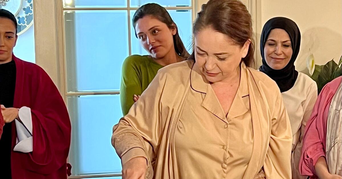 Veda pastası kesildi