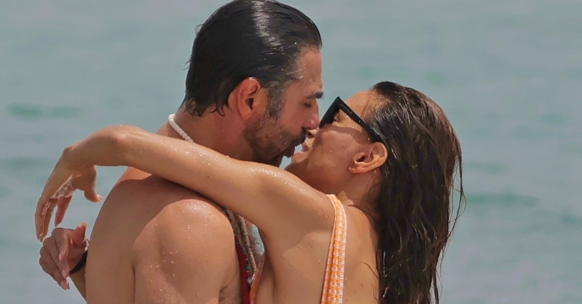 Eva Longoria tatilde aşka geldi
