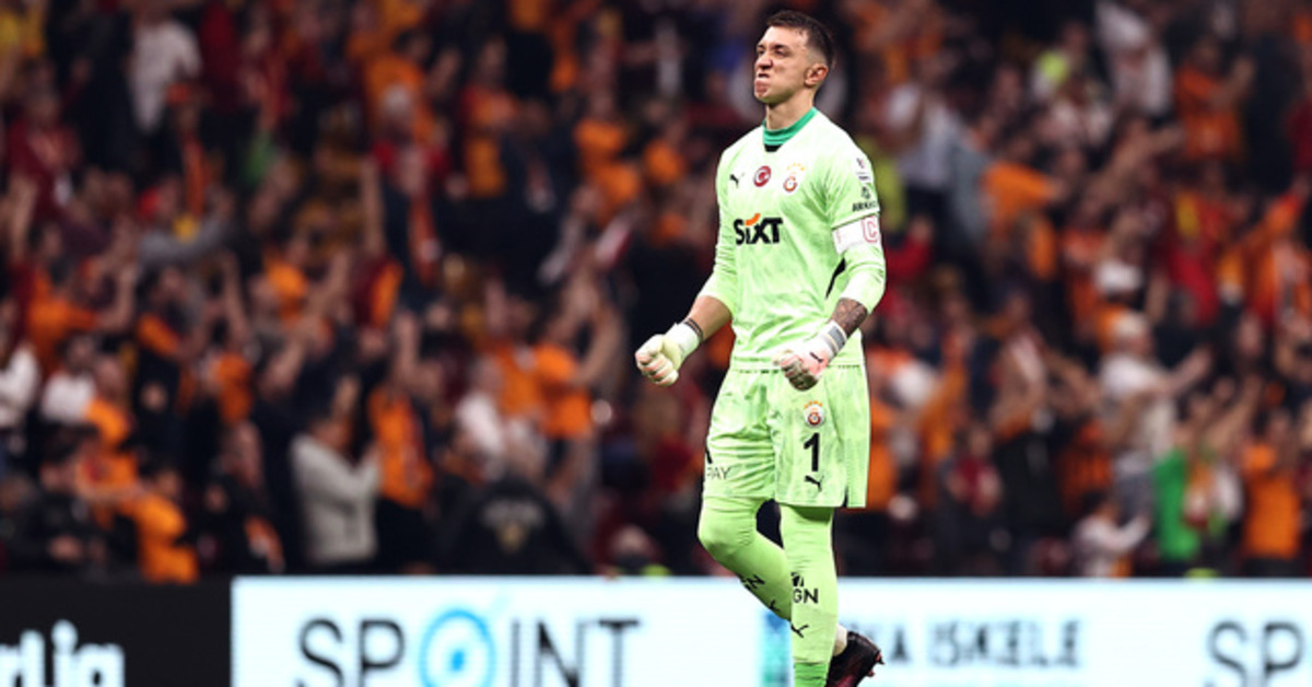 Fernando Muslera'dan Türkiye'ye Antalya'dan veda