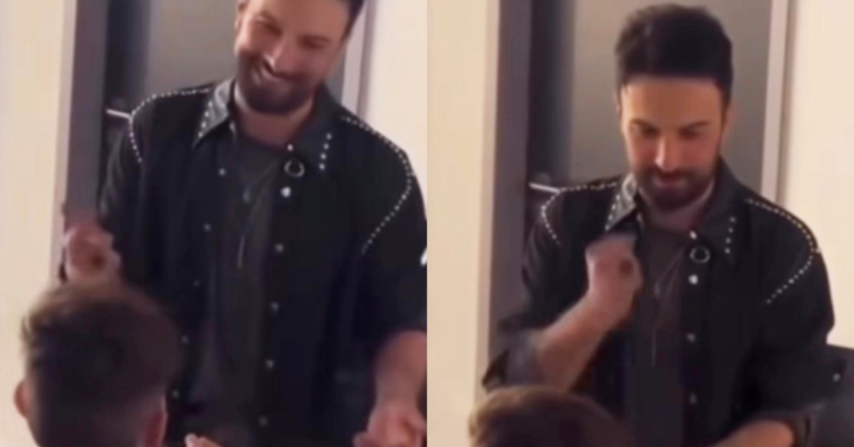 Tarkan, küçük bir hayranıyla oyun oynadı